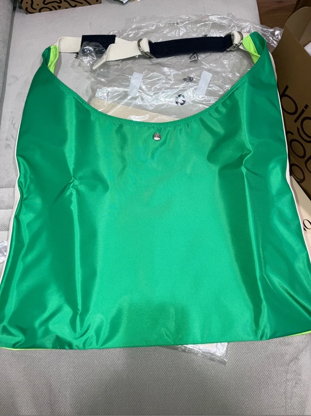 NEW Longchamp Green canvas Shoulder Tote with Silver Snap - Picture 1 of 15